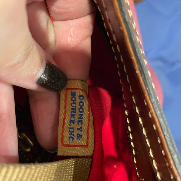 Dooney & Bourke pebbled leather handbag. - Picture 7 of 8